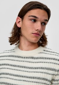 QS - Sweter