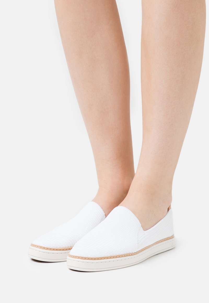 sammy low top sneaker