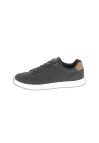 Baskets noires en synthétique avec semelle blanche, accent de talon tan contrastant, détail de logo ton sur ton sur le côté et lacets ronds.