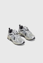 new balance mt410