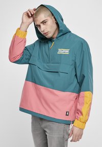 Starter Neperpučiamoji striukė - green/yellow/pink