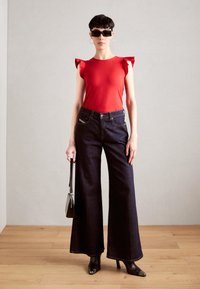 Anna Field Nyomott mintás póló - red