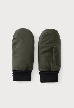 Paire de moufles isolantes vert olive avec poignets côtelés noirs, l'une montrant le panneau du pouce, posées à plat sur fond blanc.