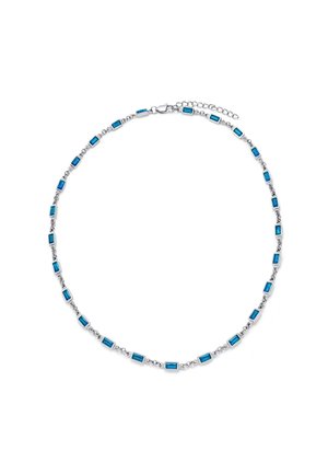 Sølvkjede med rektangulære blå edelstener jevnt fordelt rundt det og en hummerlås med justerbare lenker.