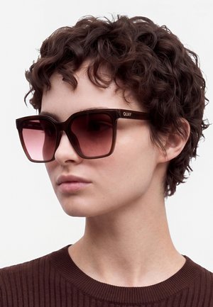 QUAY AUSTRALIA, LEVEL UP - Solbriller - dark brown/ rouge glow