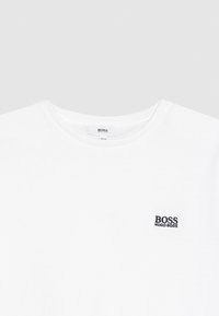 BOSS Kidswear Triko s potiskem - weiß