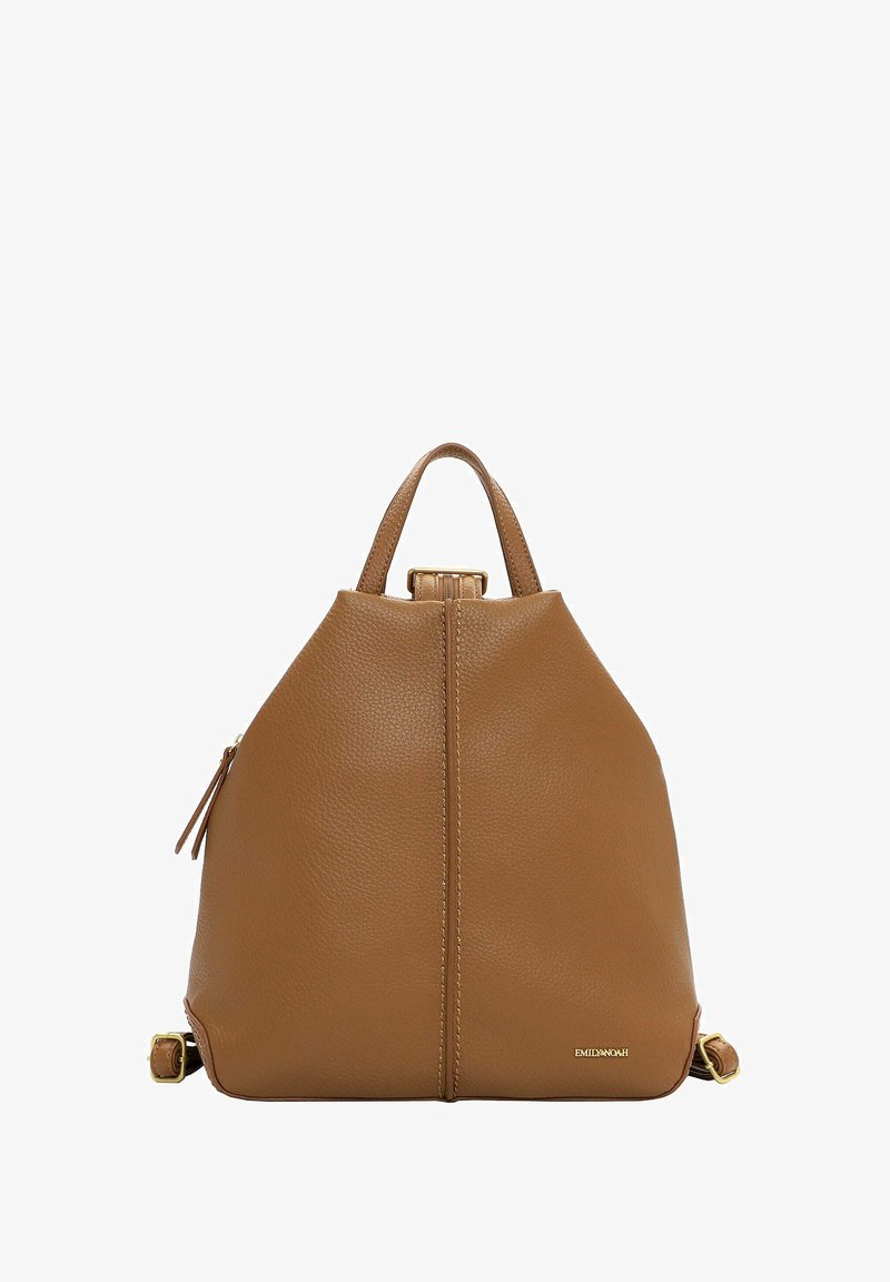 Pruun nahast seljakott, millel on struktureeritud pisarakuju, ülasang, tõmblukuga küljetasku ja minimaalne kuldse logoga tähistus.