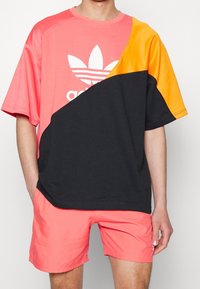 adidas Originals Triko s potiskem - black