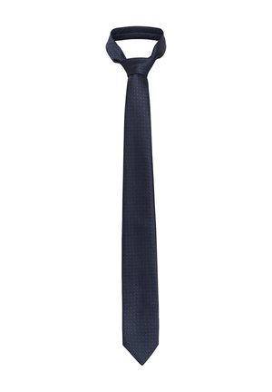 Ciemnogranatowy krawat z subtelnym, drobnym wzorem kropek, zawiązany w węzeł Windsor na białym tle.