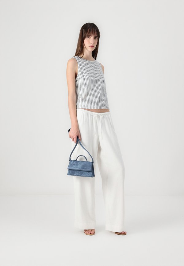 WIDE LEG BLEND PULL ON - Trousers2