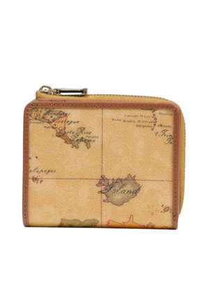 Portafoglio marrone con zip caratterizzato da un design di una mappa del mondo vintage, con accenti beige e verdi opachi, superficie texturizzata e rifiniture in pelle.