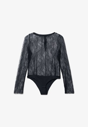 Body a maniche lunghe nero con sovrapposizione in pizzo trasparente e parte inferiore nera opaca. Presenta delicati motivi in pizzo e una chiusura con bottone sul retro.