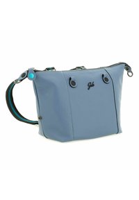 Blauwe leren tas met een gestructureerde afwerking, ritssluiting en dubbele handgreepmogelijkheden. Voorzien van contrasterende stiksels en kleurrijke accenten.