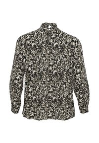 Blusa floreale in bianco e nero con maniche lunghe, scollatura arricciata e dettaglio a chiave sul retro. Tessuto leggero e textured con un design fluido.
