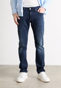 Tommy Jeans SCANTON SLIM - Slim fit jeans - denim dark