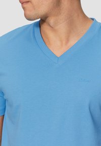 s.Oliver T-Shirt basic - royalblau