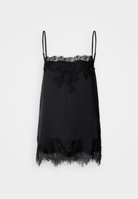 Μαύρο σατέν φόρεμα τύπου slip με λεπτές τιράντες και δαντέλα κατά μήκος του ντεκολτέ και του τελειώματος, πάνω σε απλό λευκό φόντο.