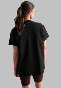 aim’n® BOYFRIEND - Paprasti marškinėliai - black