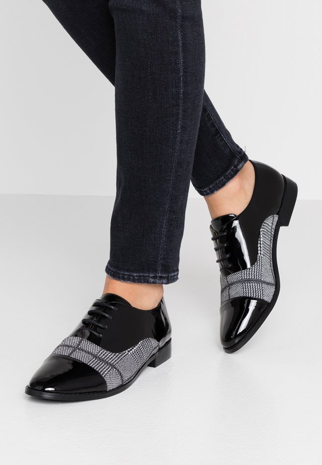 Derbies - noir