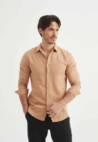 Non sélectionné, camel