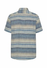 Camisa de manga corta en tejido ligero, con rayas horizontales en azul, beige y azul marino oscuro, con cuello extendido y un corte relajado.
