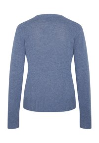Pull en tricot bleu à manches longues et bord côtelé vu de dos sur fond blanc.