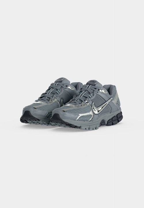 Nike ZOOM VOMERO 5 - Trainers - stealth/metallic silver-coloured/gridiron — photo 3