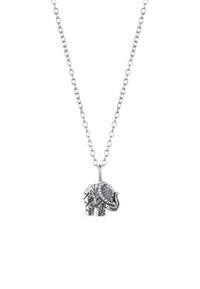 Zilveren olifantenhanger aan een fijne ketting. De olifant heeft gedetailleerde gravures en een gladde, gepolijste afwerking.