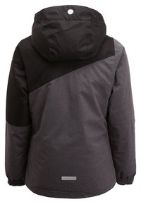 Schwarz-graue Winterjacke mit Kapuze, mit diagonalem Design, strukturiertem Stoff, elastischen Bündchen und einem kleinen Markenetikett nahe dem Saum.