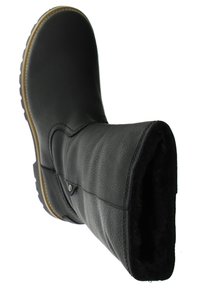 Botte en cuir noir avec une finition texturée, détail de bouton argenté circulaire et intérieur doux en fourrure. Équipée d'une semelle en caoutchouc pour une traction optimale.