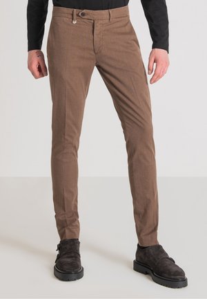 Chino - brown