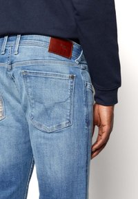 Pepe Jeans HATCH  - Calças de ganga justas - light blue