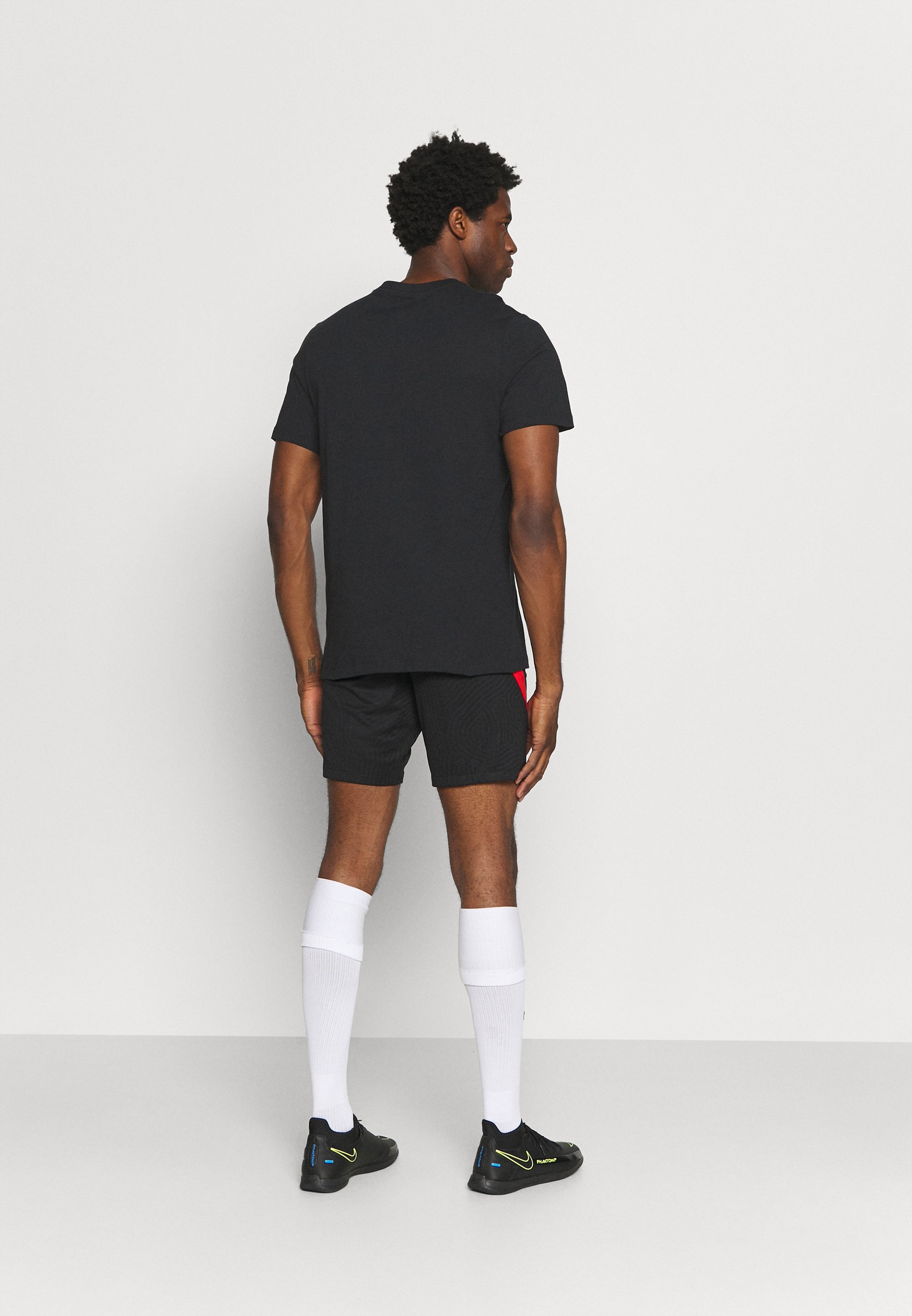 Uomo LIVERPOOL FC CLUB TEE - Squadra Uomo LIVERPOOL FC CLUB TEE - Squadra