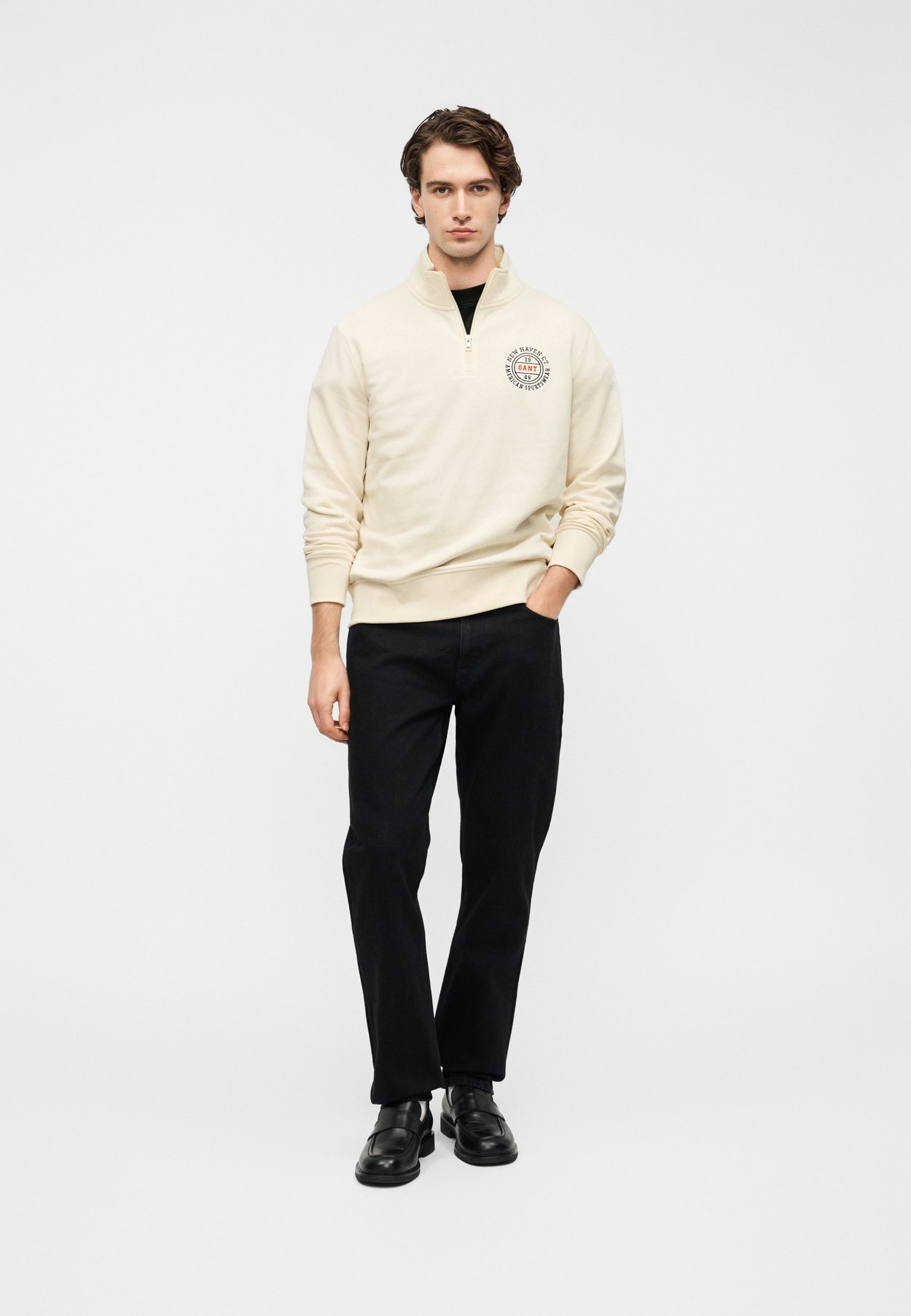 GRAPHIC HALF ZIP