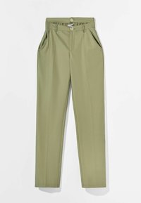 Spodnie oliwkowe o dopasowanym kroju, z dwoma przednimi kieszeniami i dwoma guzikami w pasie. Gładki materiał z płaskim przodem.