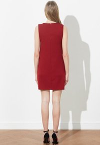 Trendyol Cocktailklänning - bordeaux
