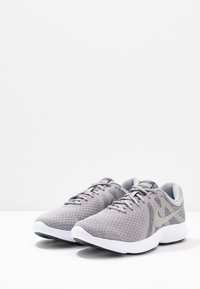 Nike Performance Scarpe da trail running - grey
