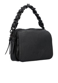 Sac à main en simili cuir noir avec une poignée supérieure tressée, fermeture éclair et logo en relief. Texture lisse, forme rectangulaire, design compact.