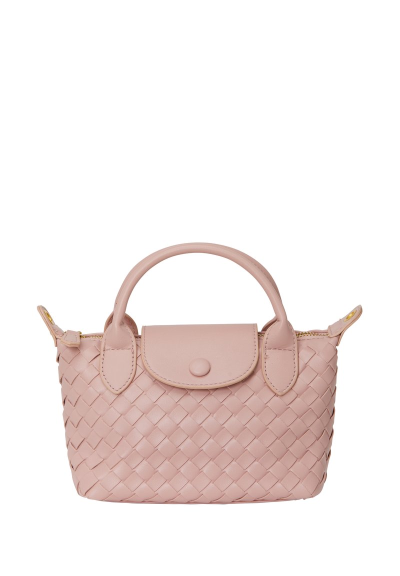 Vævet læderhandbag i blød pink med flad top, en dekorativ flap og dobbelte håndtag; har lynlåslukning og guldfarvede hardware-detaljer.