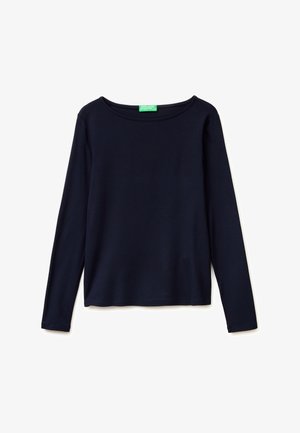 Tmavě modré tričko s dlouhým rukávem, kulatým výstřihem, rovnými lemy a zelenou štítkem na límci.