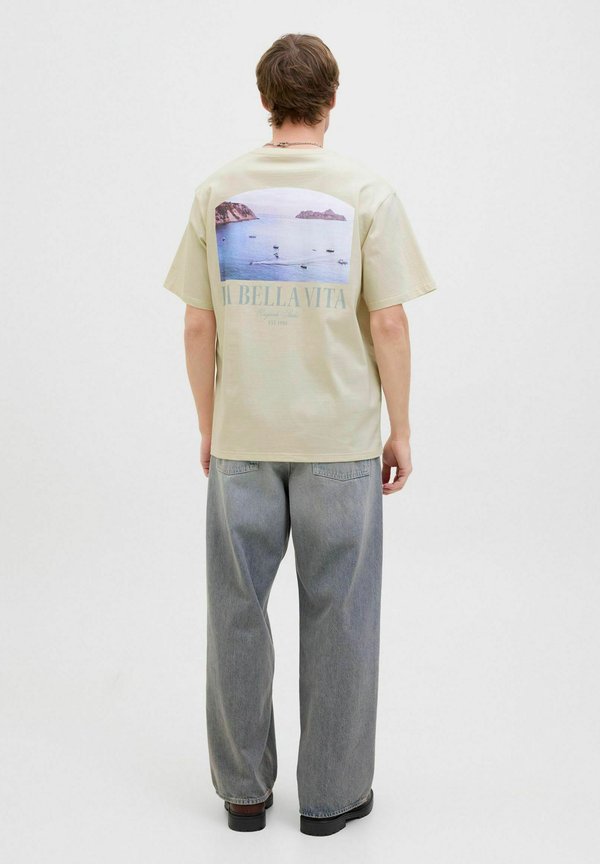 RUNDHALSAUSSCHNITT - T-Shirt print