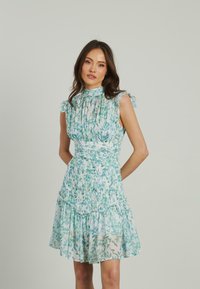 Alma en Pena Vestido informal - verdes