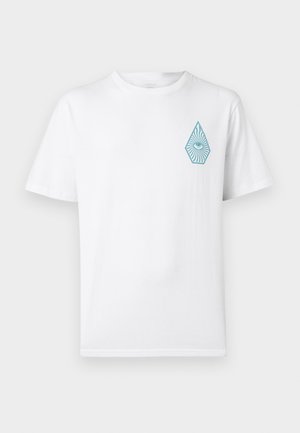 Λευκό κοντομάνικο T-shirt με στρογγυλή λαιμόκοψη και μικρό μπλε σχέδιο ματιού μέσα σε σχήμα σταγόνας στο αριστερό στήθος.