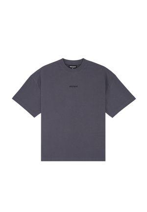 Dunkelgraues, übergroßes T-Shirt mit kurzen Ärmeln, Rundhalsausschnitt und kleinem schwarzem "WRSTBHVR"-Logo mittig auf der Brust.