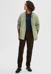 Selected Homme SLHREGRICK FLEX - Marškiniai - vetiver