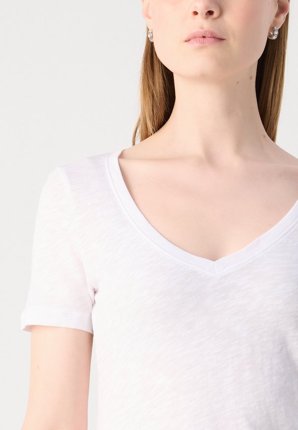 SHORT SLEEVE V-NECK - Basic T-shirt4