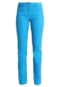 Pantalons bleu ajustés en tissu extensible, avec une texture lisse, un design à cinq poches et une fermeture à bouton et zip à l'avant.