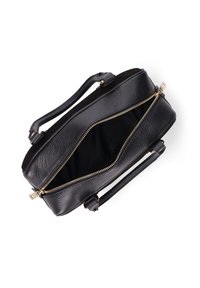 Borsa a mano in pelle nera con superficie testurizzata, doppi manici superiori e zip dorata. Interno spazioso senza compartimenti visibili.