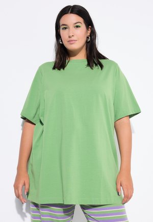 - T-shirt basic