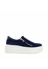 Chaussure plateforme en suède bleu marine avec une épaisse semelle blanche, dotée d'une finition avec zip doré et d'un panneau arrière texturé. Design de bout rond et lisse.